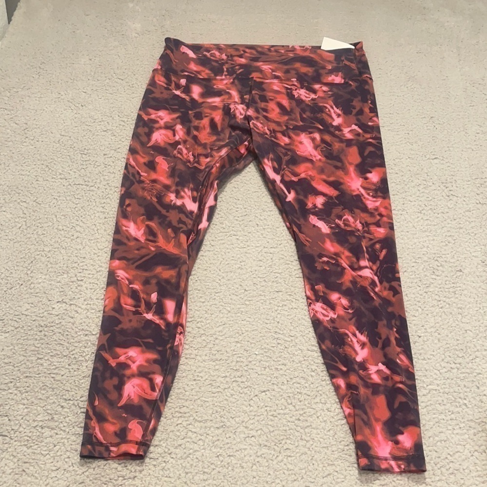 Lululemon Align High-Rise Pant 28"
Intensity Pink Blossom Multi size 18
